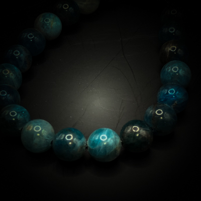 ヴェリス・アパティ